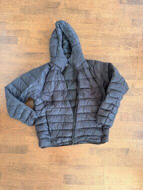 Uniqlo Coats, jackets & vest Unisex adults Size Xl Black